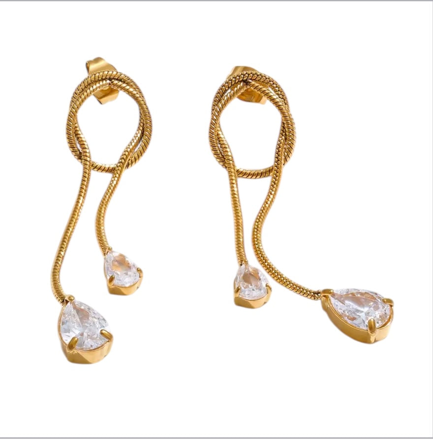 Gold knot earrings