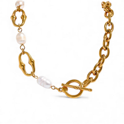 Pearl toggle necklace