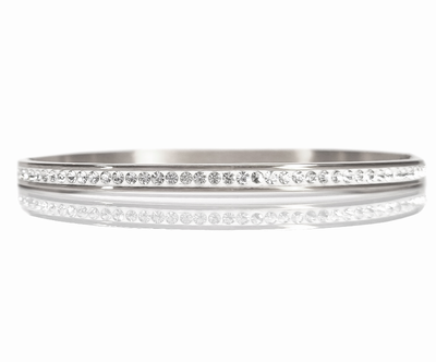 Invisible clasp bangle collection